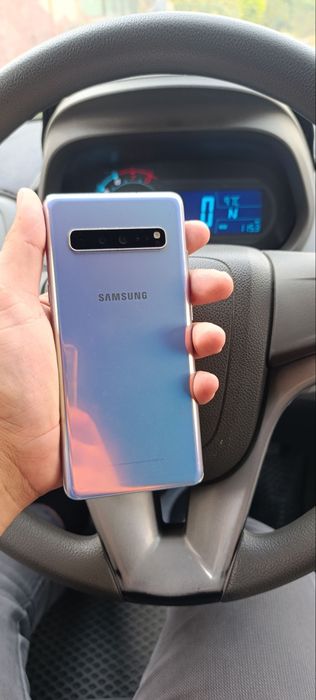 Samsung s 10 5g yaxshi holatta
