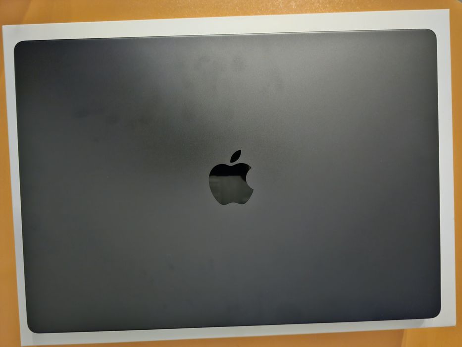 Лаптоп Apple MacBook M4 Pro 16", 14 CPU 20 GPU, 48 RAM, 512 GB SSD