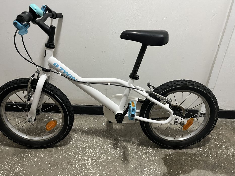 Vand bicicleta copii cu roata de 16