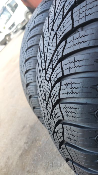 4бр. зимни гуми 205/55/16 Kumho Winter Craft W52
dot23
8.7mm
Много доб
