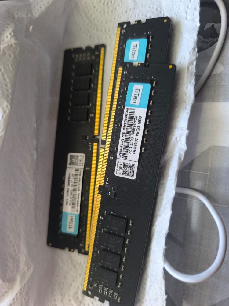 ОЗУ DDR4 8 гб каждая