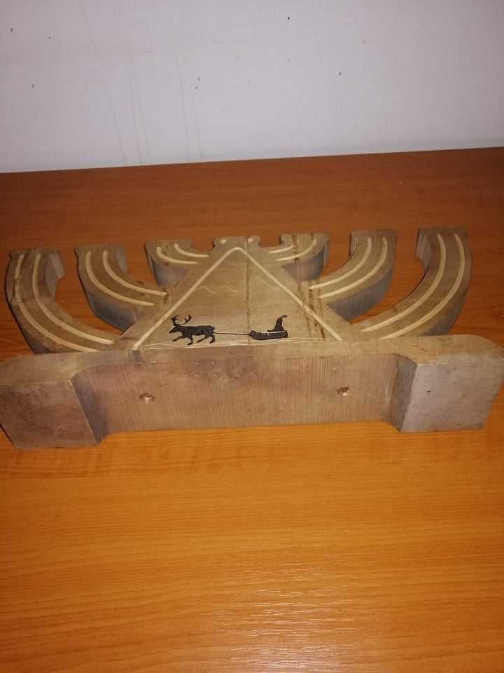 Suport lumanare de Craciun 7 brate Hanukkah Menorah sculptat de lemn