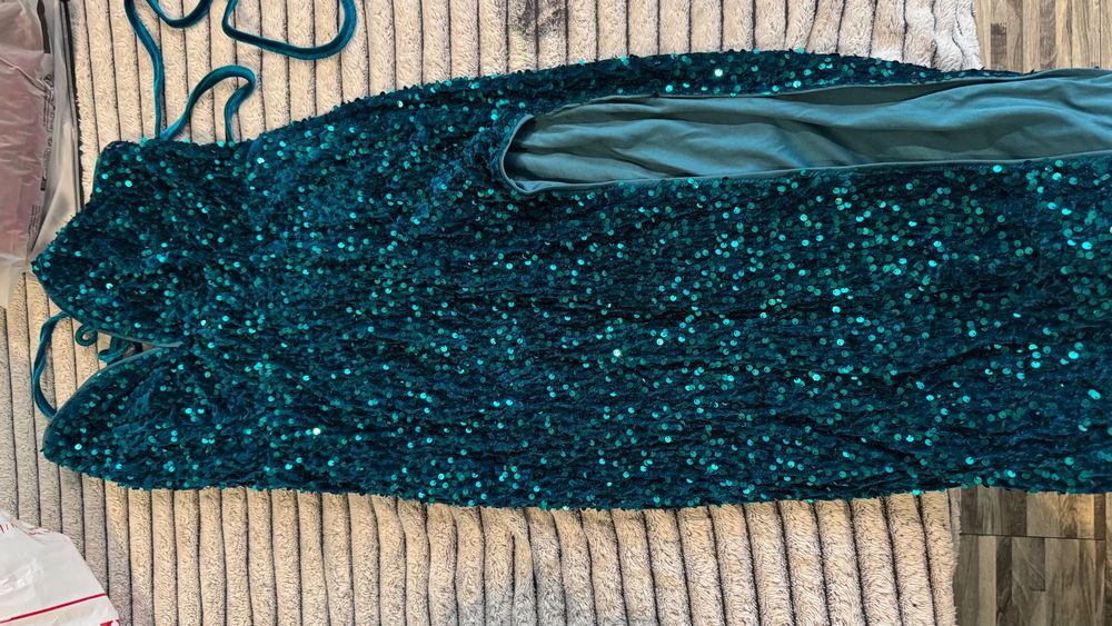 Всички рокли по 15 лев