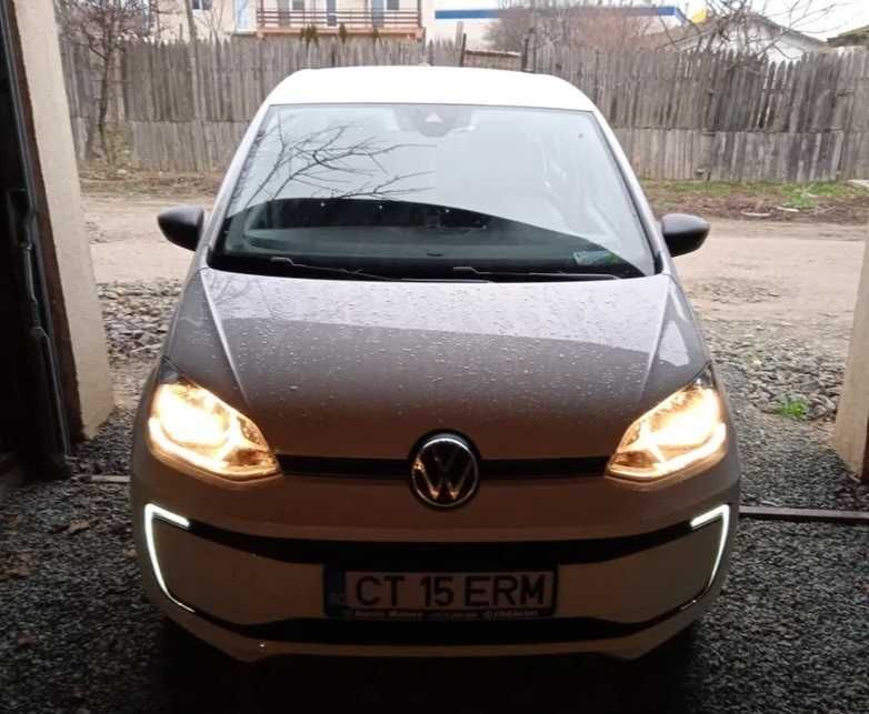 e-up 21523 km.Primul proprietar