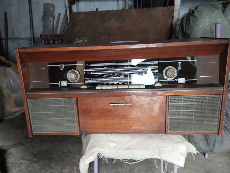 Продам радиолу     .