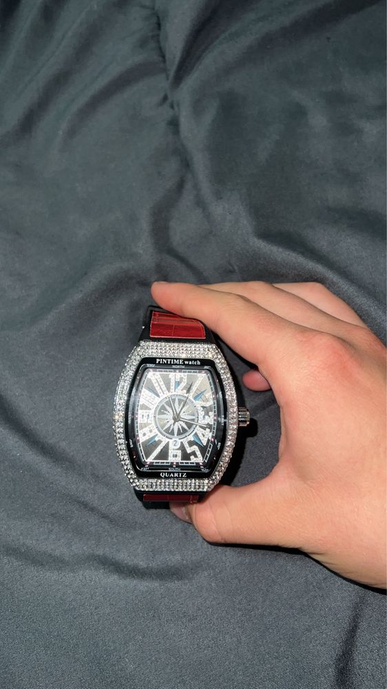 Pintime diamond watch