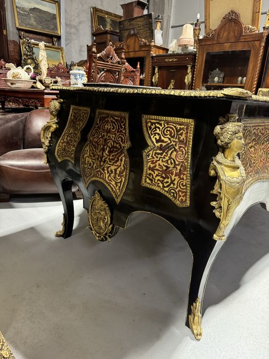 Birou din lemn masiv cu ornamente bronz, stil boulle