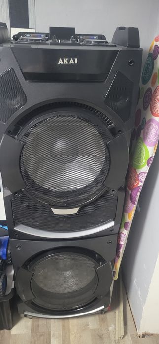 Vând boxa Akai Dj