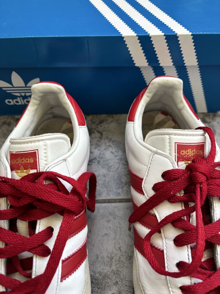 Adidas Samba OG Retro Solar Red&White 43 1/3, 27,5 cm