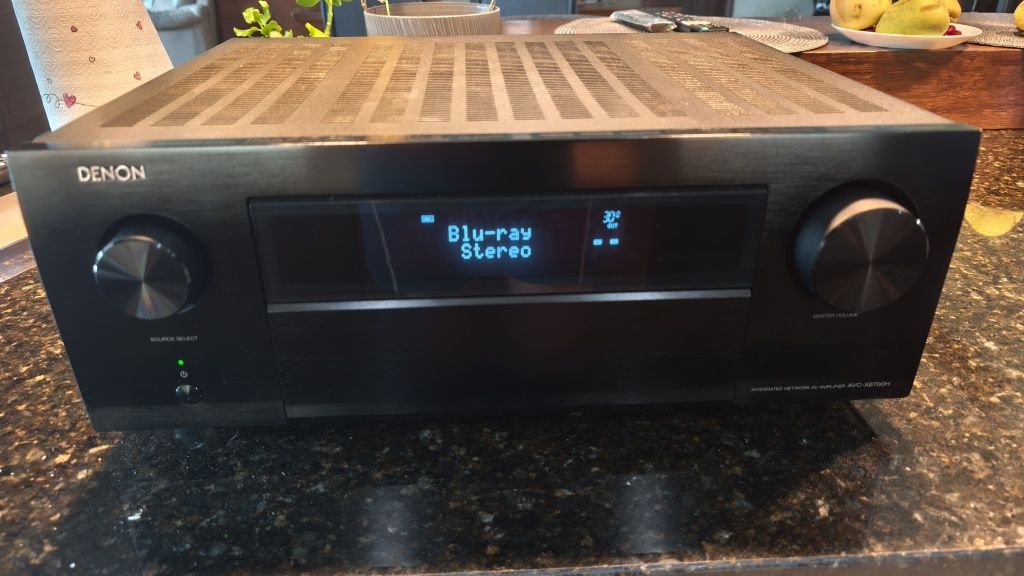AV ресивър DENON AVC X6700