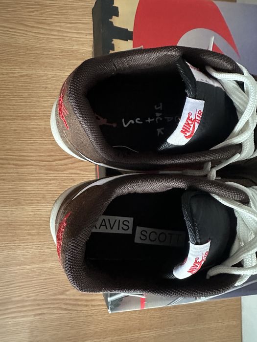 Jordan 1 Low Travis Scott