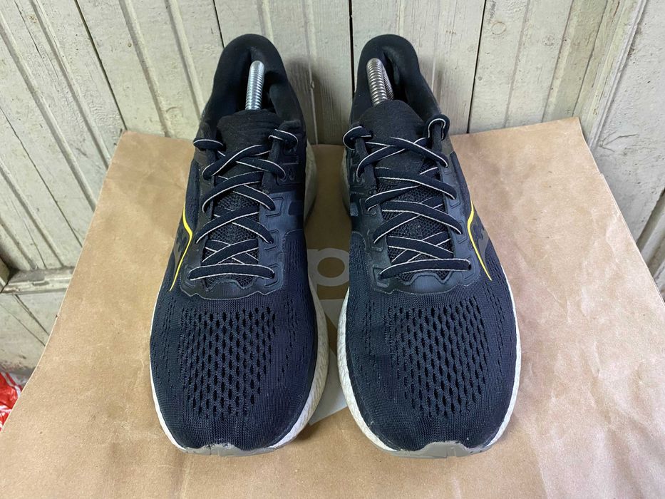 ''Saucony Hurricane 23''оригинални маратонки 44 номер