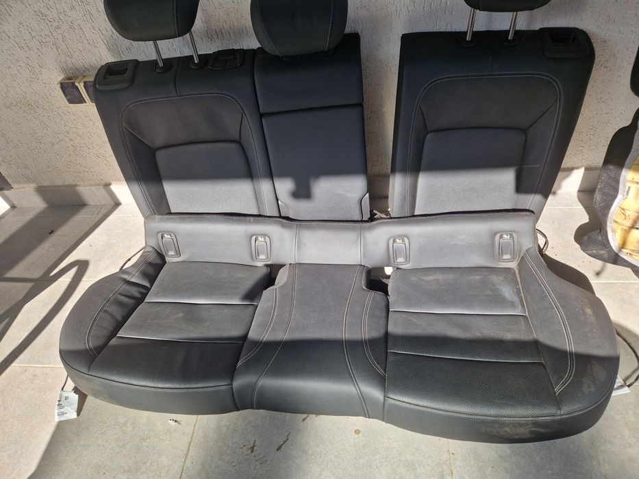 Vând bancheta spate opel insignia b