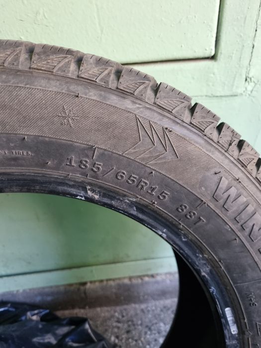 Гуми зимни 185/65 R15