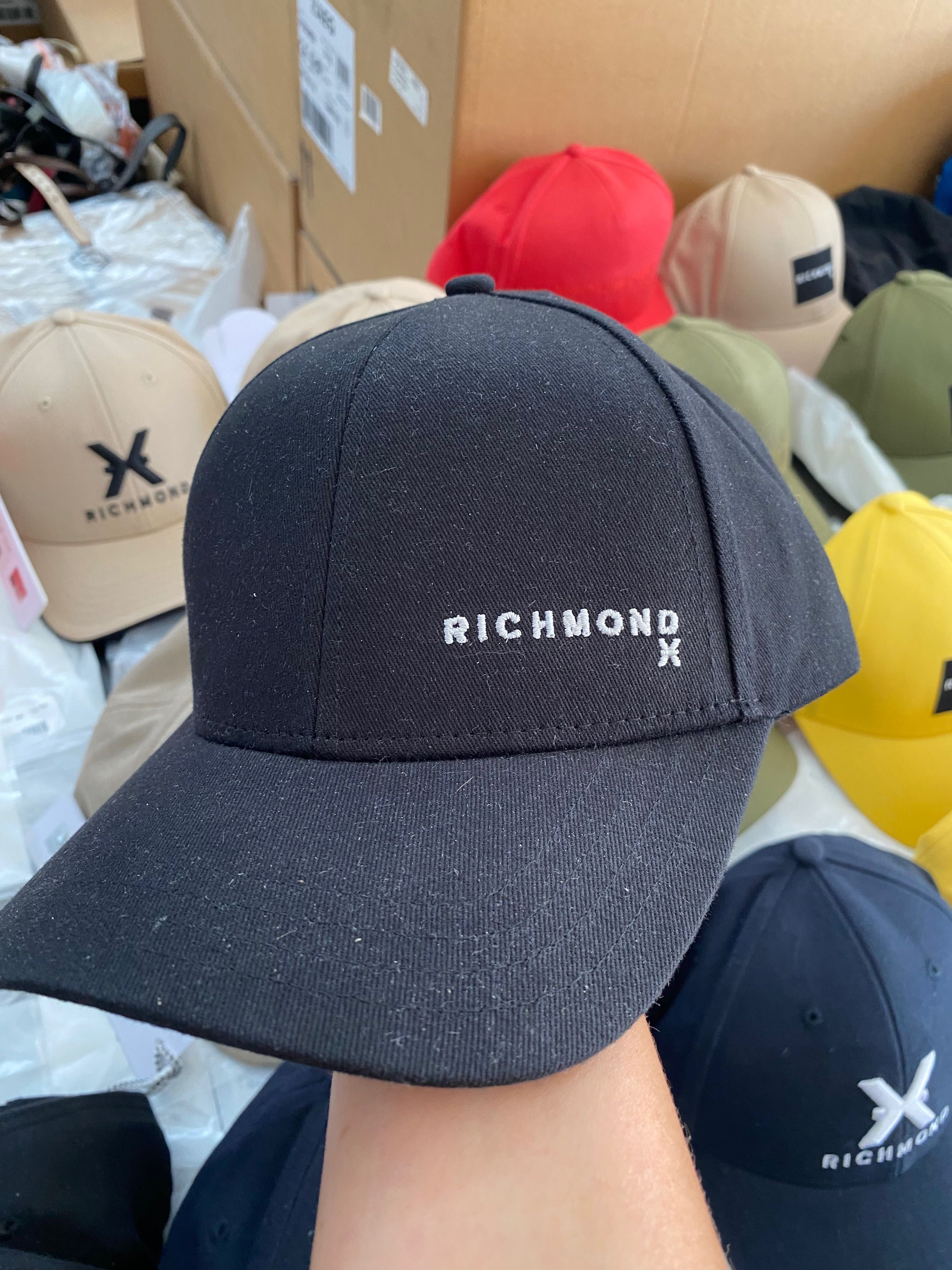 Шапка с козирка оригинална Richmond