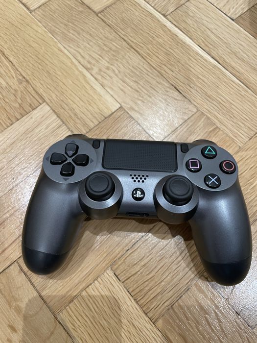Playstation 4 PRO/PS4 PRO - 1TB с два джойстика