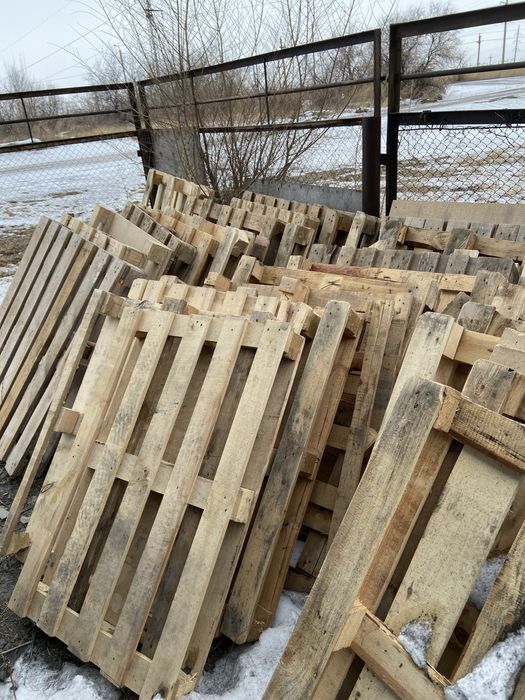 Продам поддоны б/у в хорошем состояний