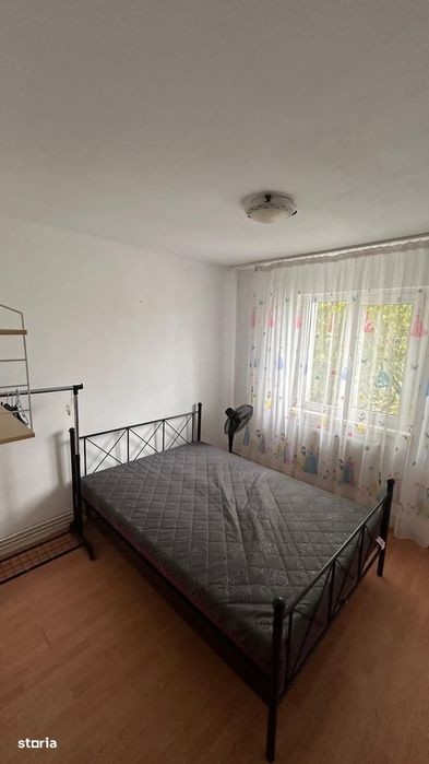 Inchiriez 3 camere Astra partial mobilat