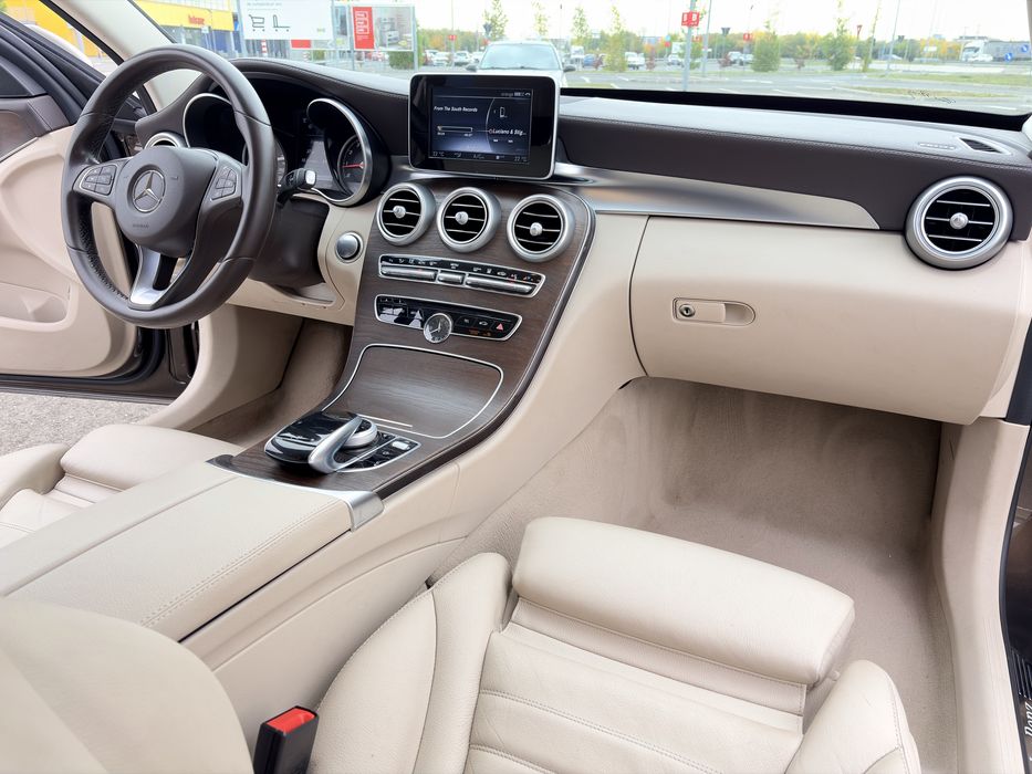 Mercedes-Benz C 350e Plug-in Hybrid•AIRMATIC•Distronic+•Luxury•ILS•HUD