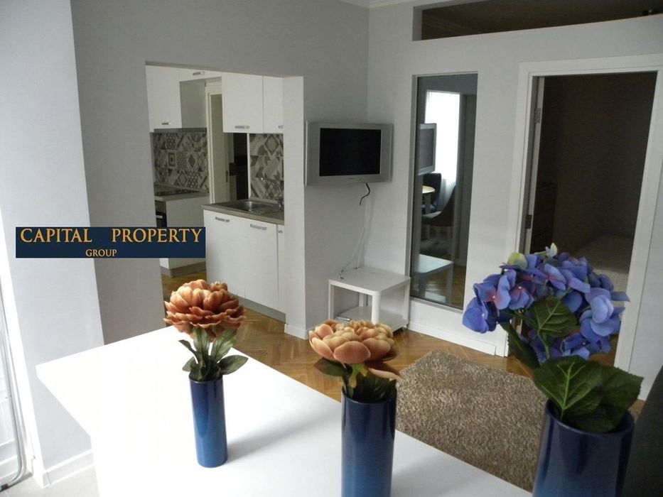 Дава се под наем Двустаен апартамент в Варна, Център - 55 кв.м за 511 € - Снимка #2