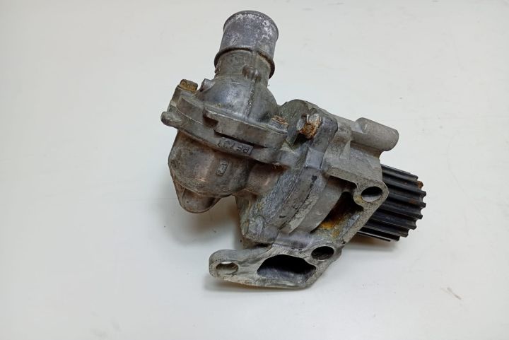 Pompa apa 2.5 tdi Volkswagen VW Transporter T5