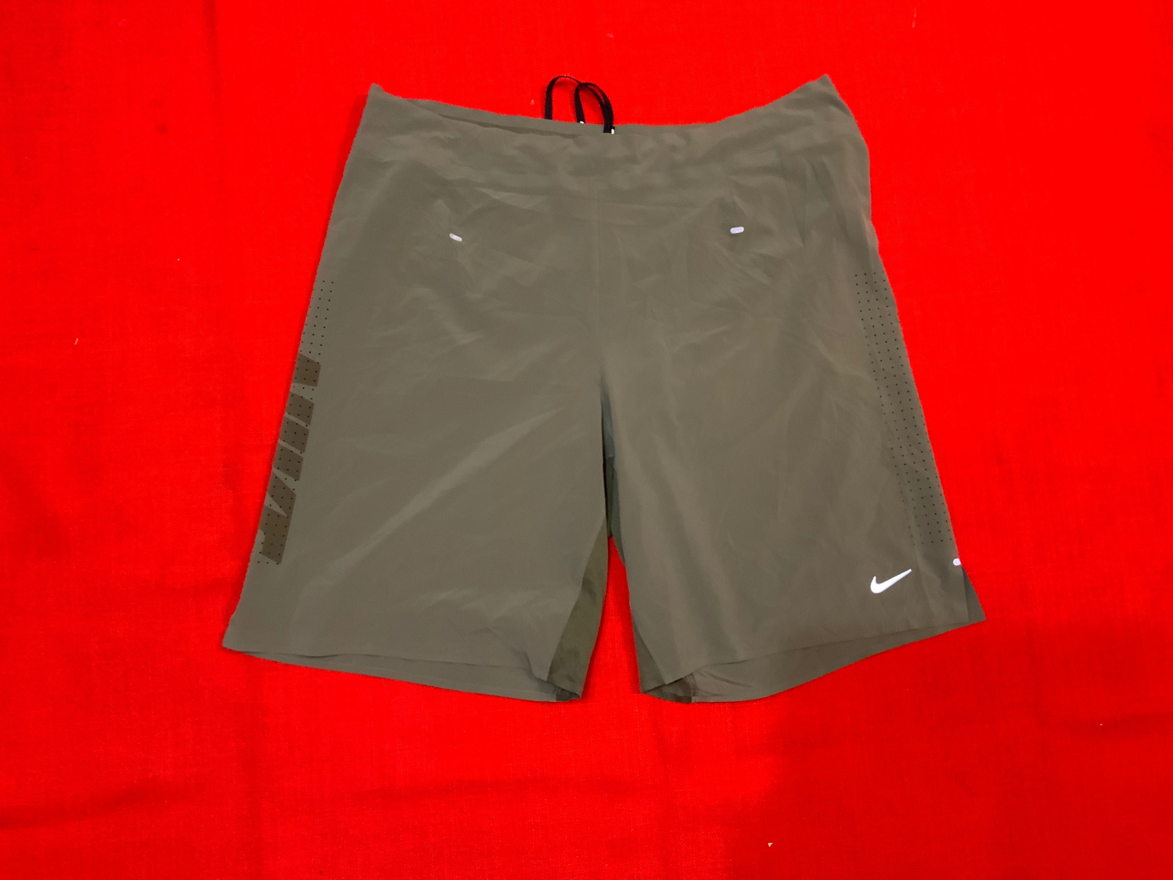 Nike-оригинални къси панталони размер м