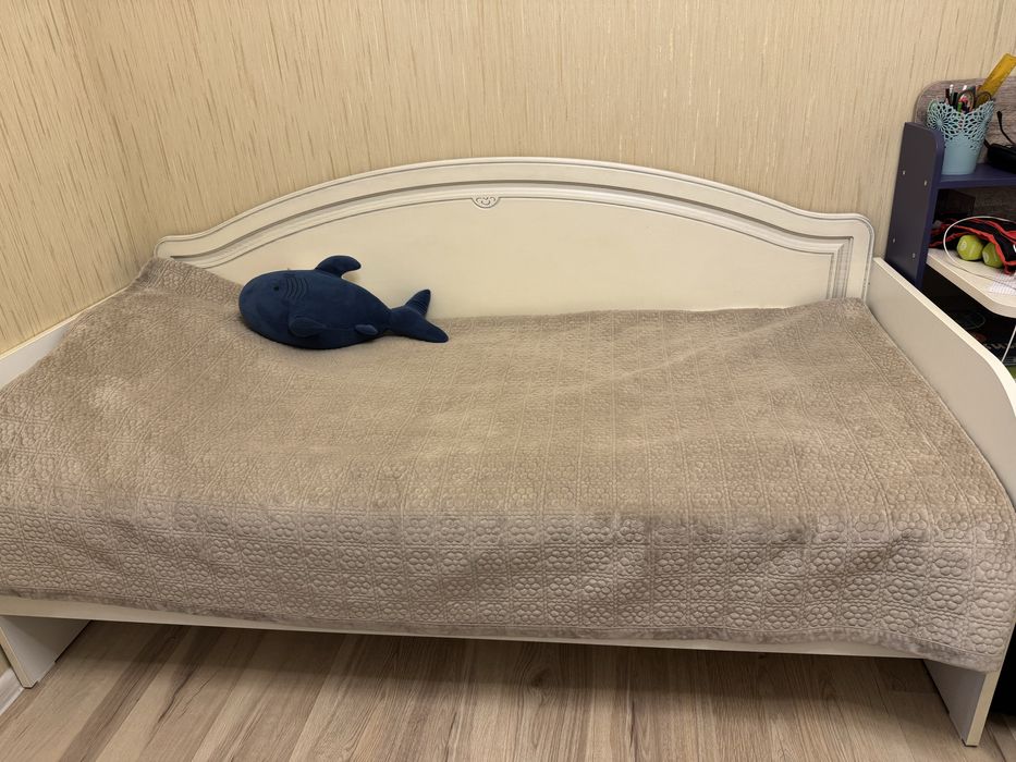 Односпальная кровать