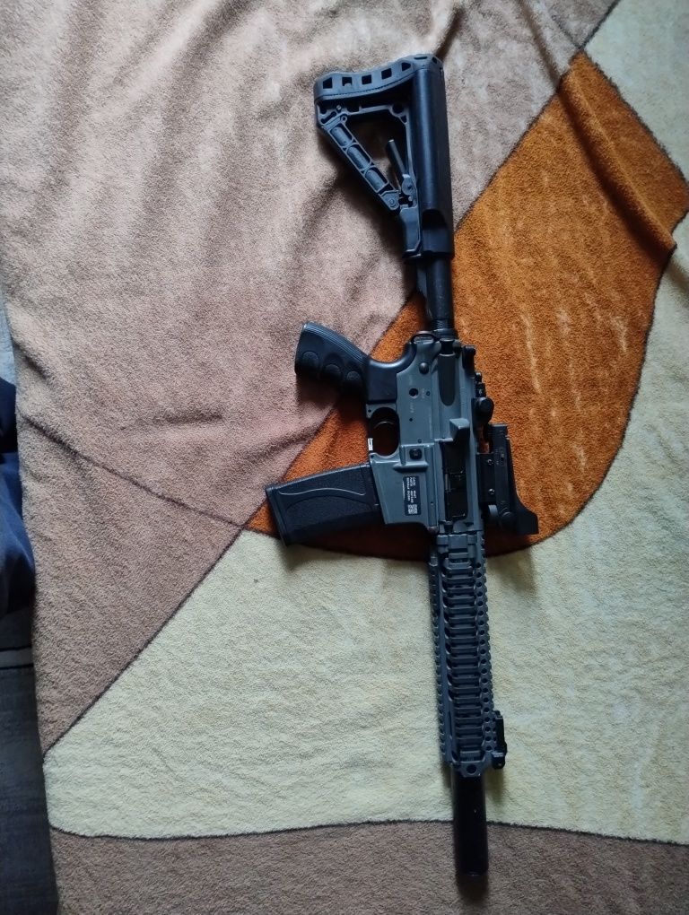 Vând AR 15 Airsoft