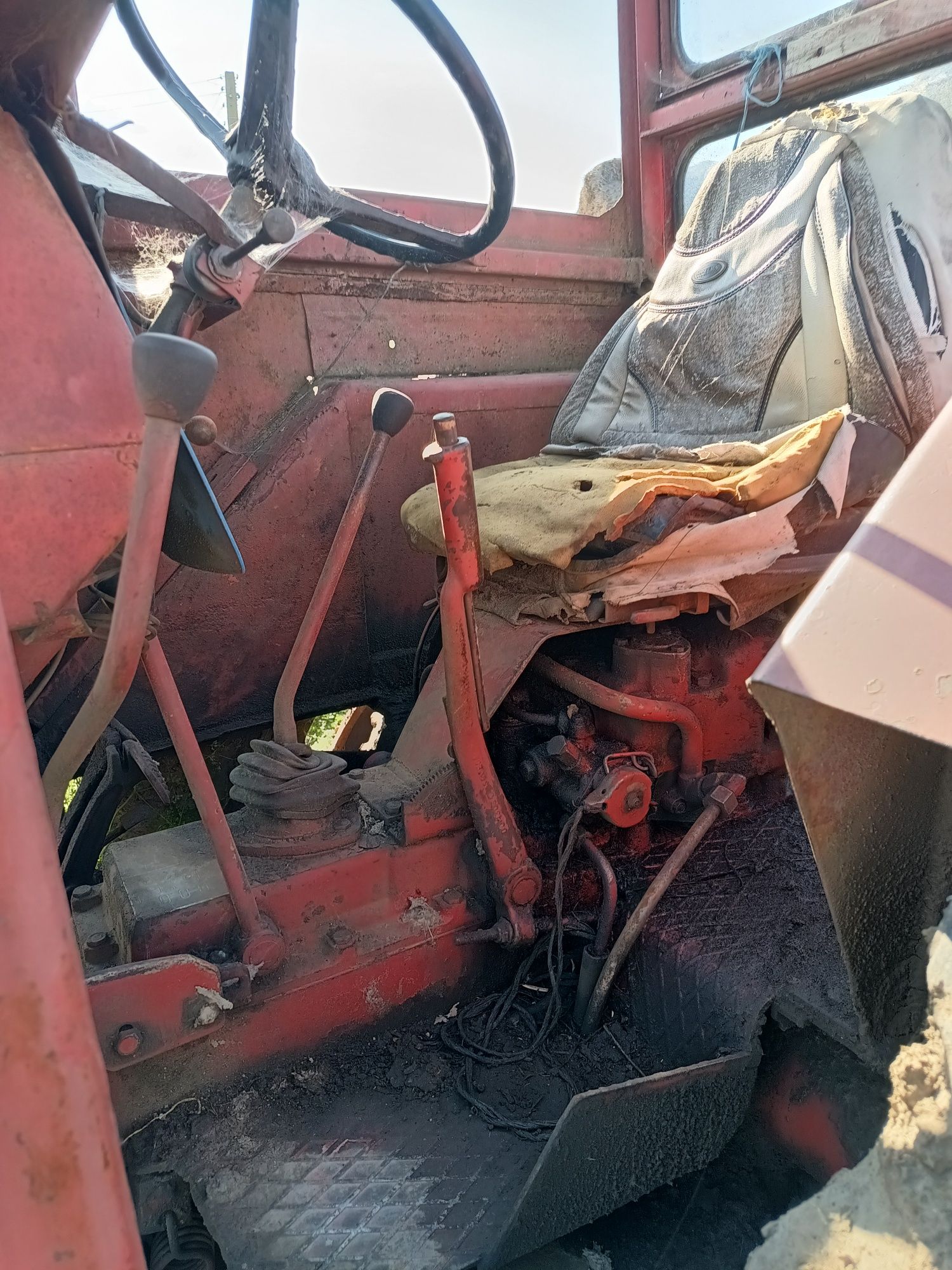 Vând tractor fiat