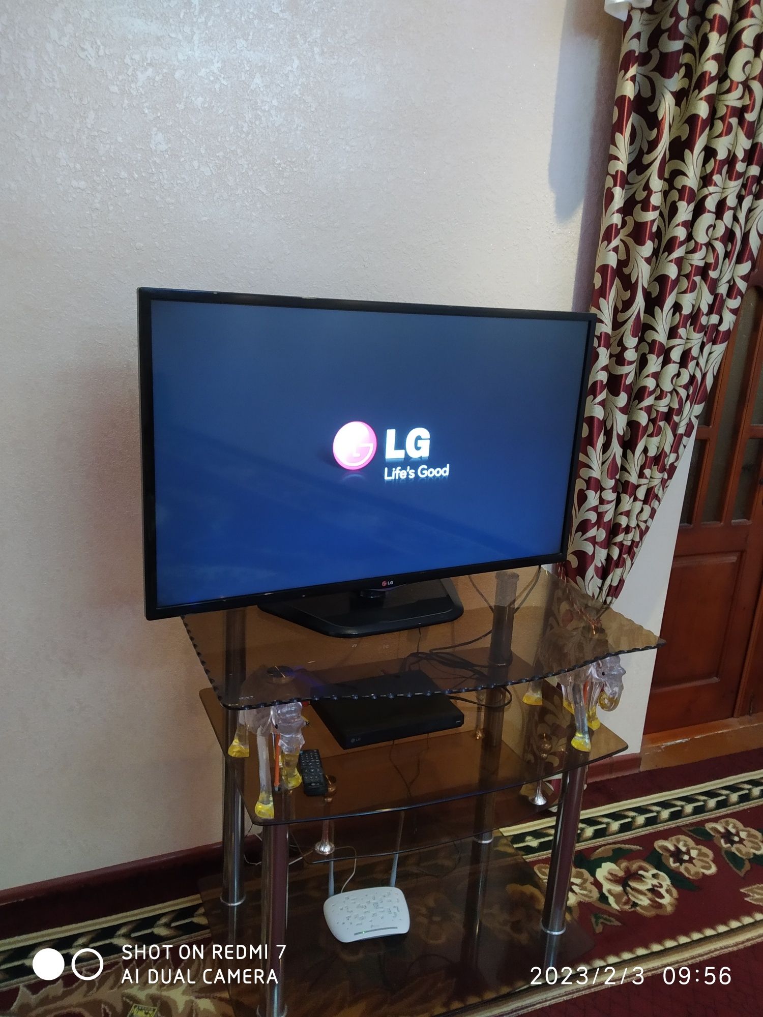 LG LIFES GOOD телевизор сотилади