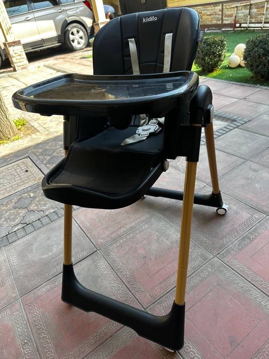 Стильная фирменная коляска, столик для кормления в подарок