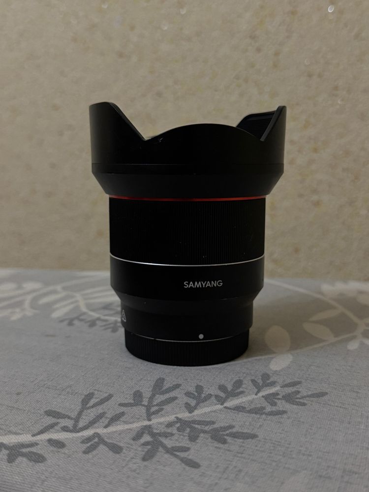 samyang af 14/2 . 8 fe