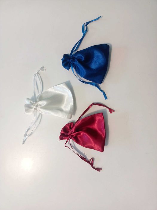 Saculeti textili bijuterii/marturii/accesorii, satinati, 7x9cm, lot 50