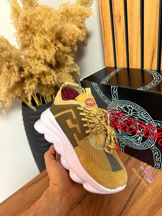 39-44 Versace Chain Reaction Brown