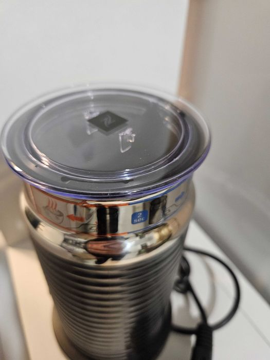 Nespresso Aeroccino 3 - разпенител на мляко