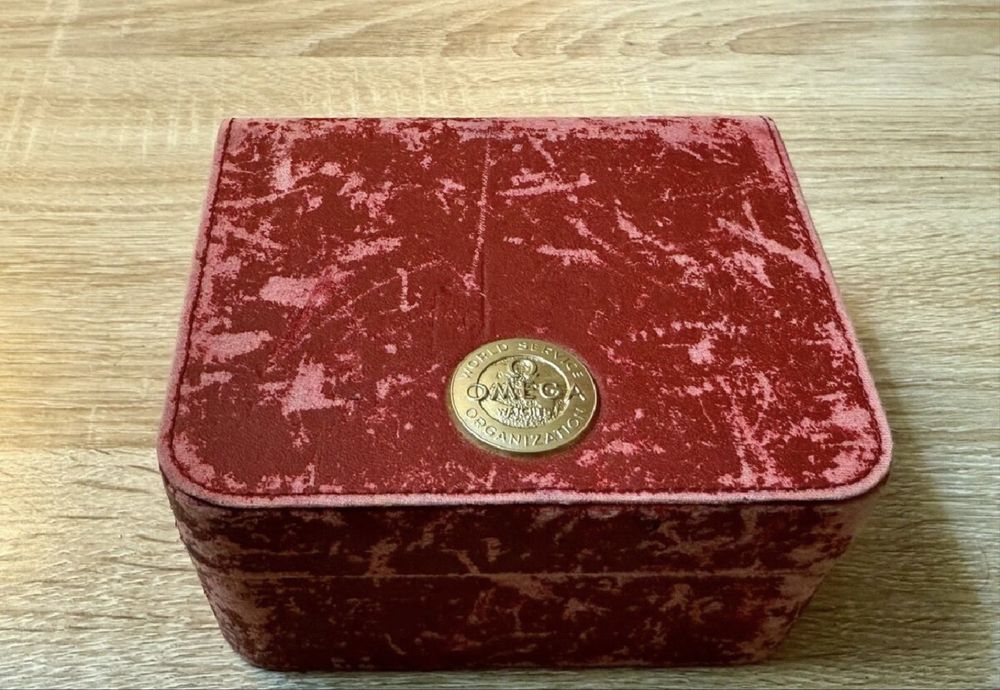 Omega Constellation оригинален швейцарски часовник 18к злато и стомана