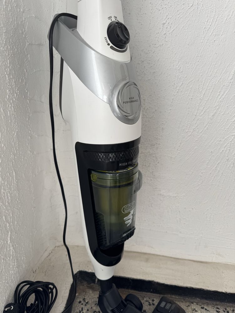 Вертикална Прахосмукачка Без Торба с Кабел - Rowenta RH-8147WA, 750W!