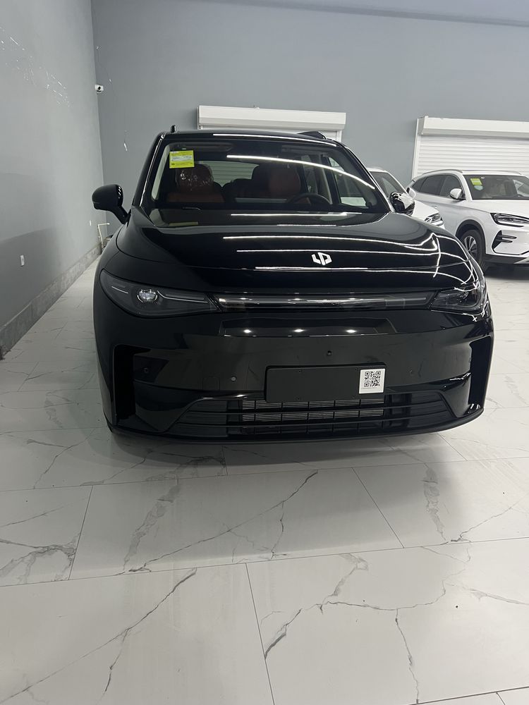 Leapmotor C16 gibrid premium pozitsiya dop opsiya natariusga tayor