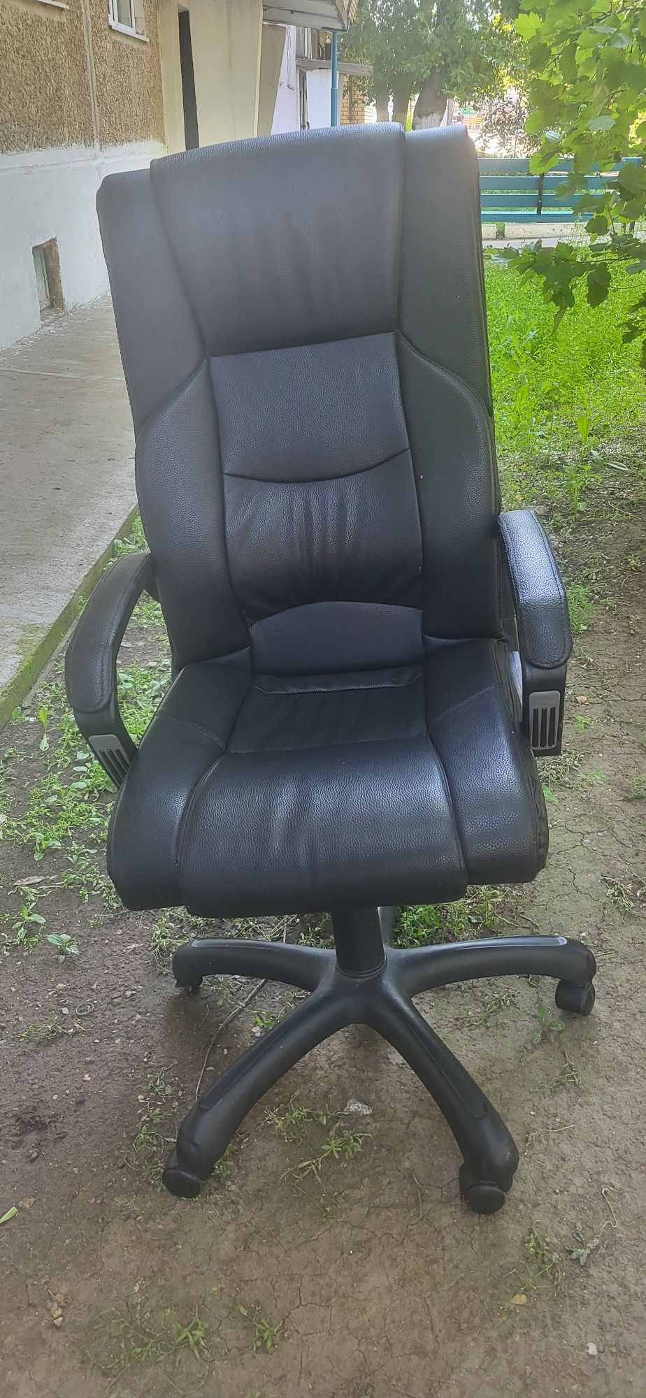 Продам компьютерный стол