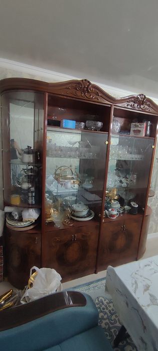 Продам Шкаф для посуды ( Сервант), в отличном состоянии!