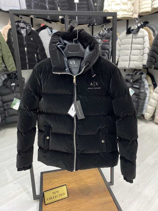 Geaca barbati Armani in curând