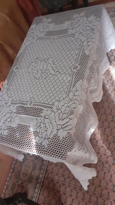 dantela și șnur macrame- fata de masa