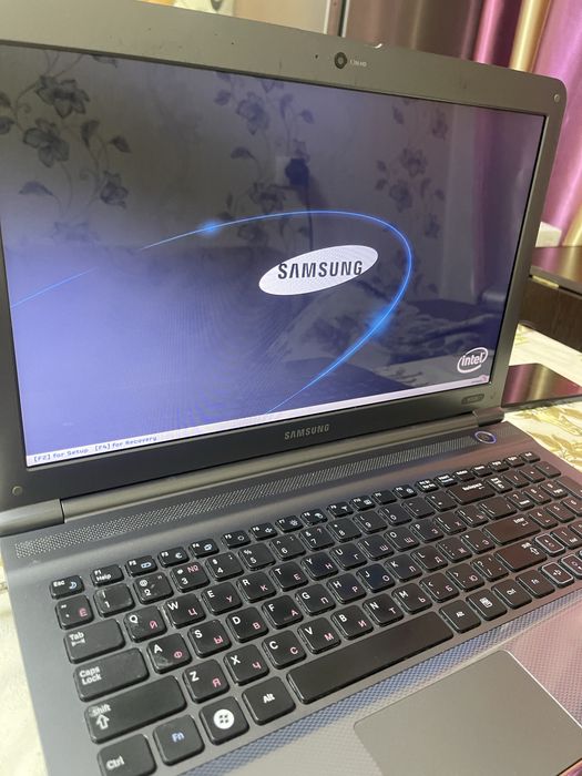 Продам ноутбук samsung