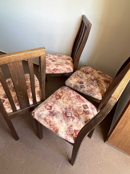 Маса и столове 4 бр.