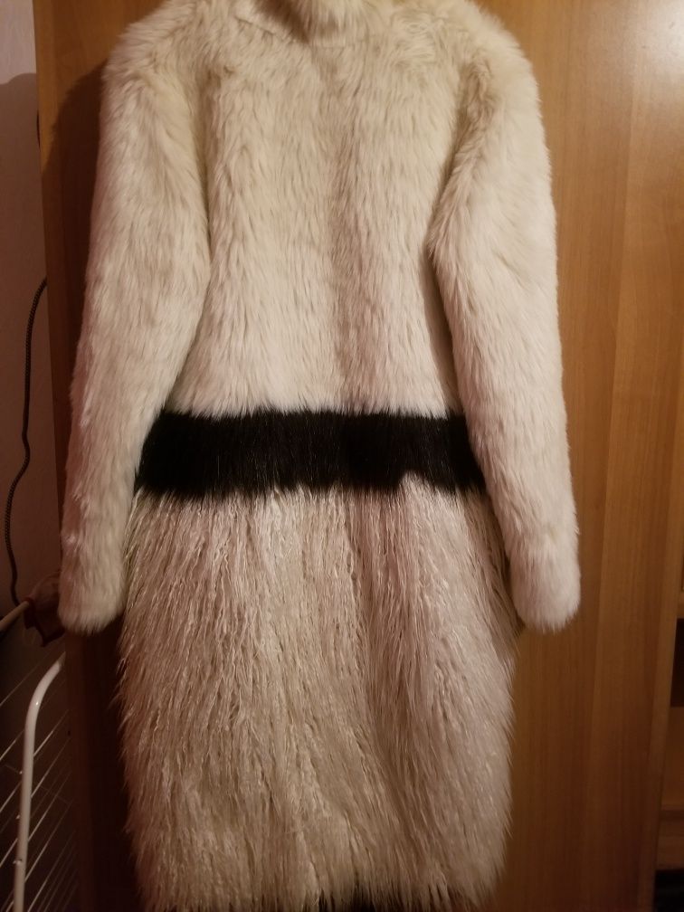 Дамско пухено палто