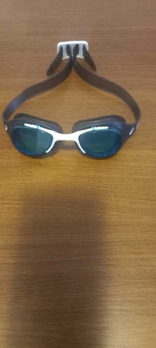 Очила за плуване