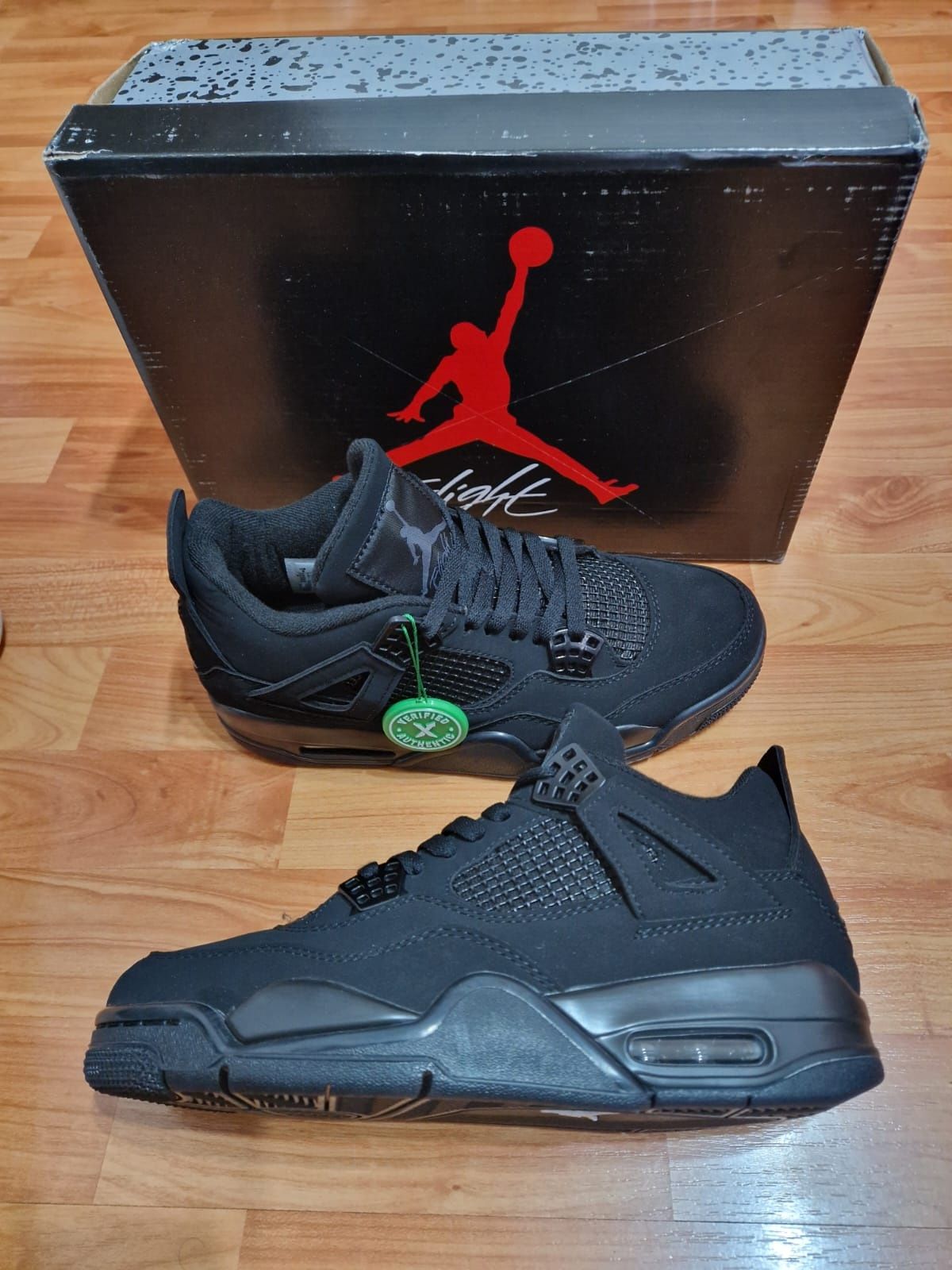Adidași Jordan Retro patru