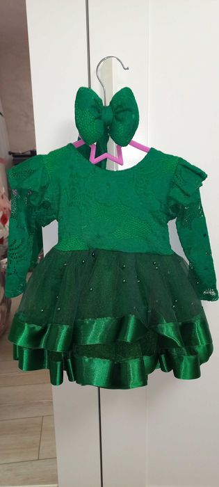 Официална бебешка рокля, подходяща за коледна фотосесия