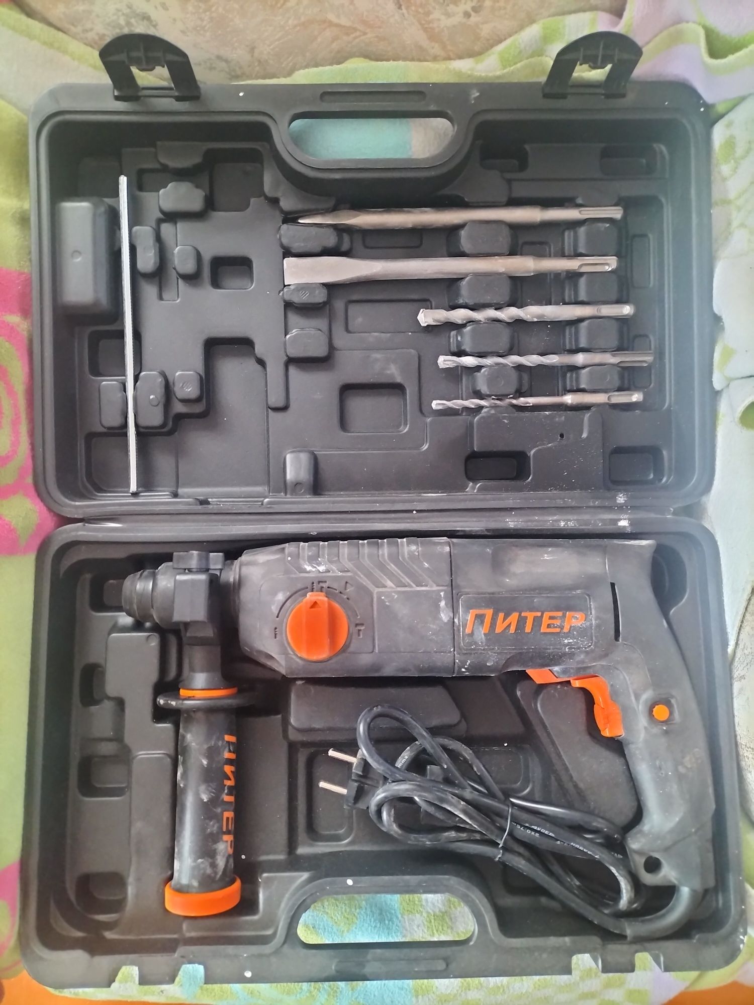 Продам шуруповёрт, перфоратор