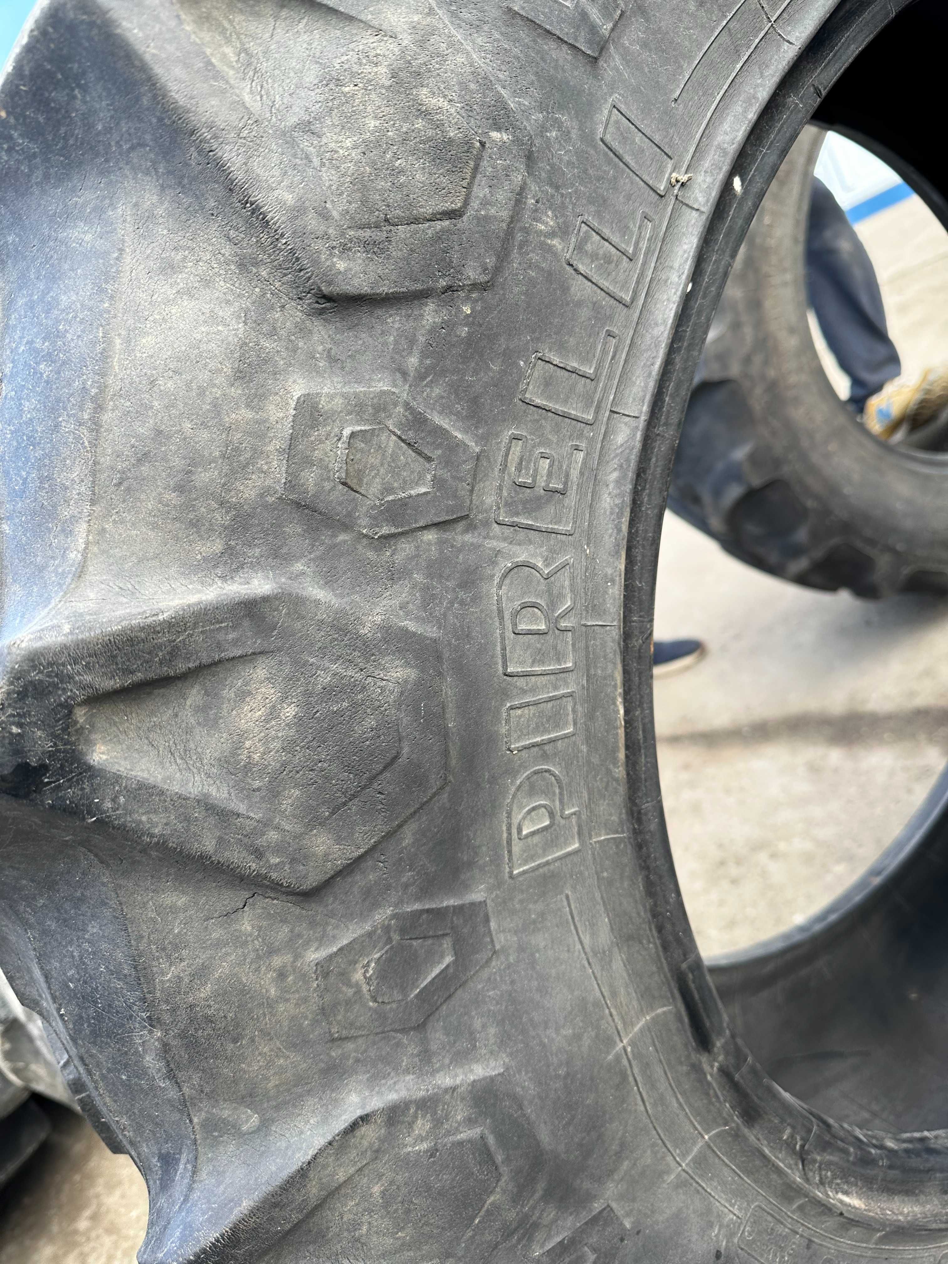 Cauciuc 13.6 R28 Pirelli